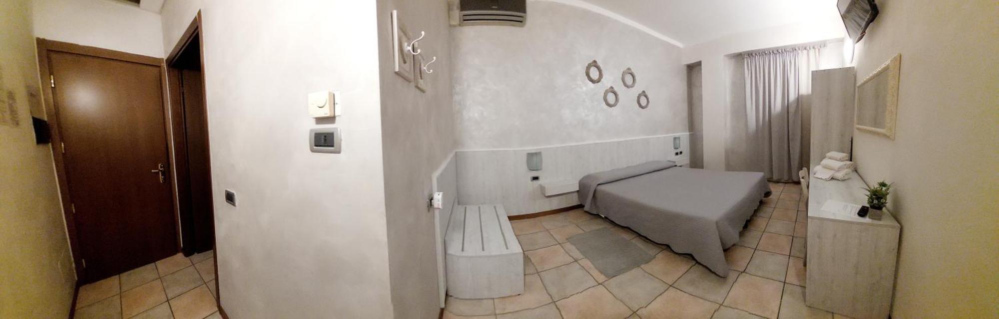 Hotel Trotter Leno Exteriör bild