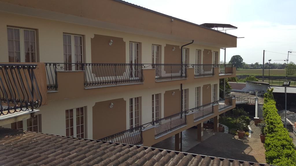 Hotel Trotter Leno Exteriör bild